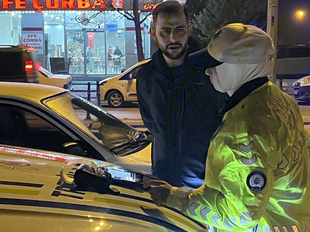 Konya'da daha önce alkolden ehliyetini kaptırmıştı!  Sürücü belgesi iptal edildi, 37 bin lira ceza aldı 1